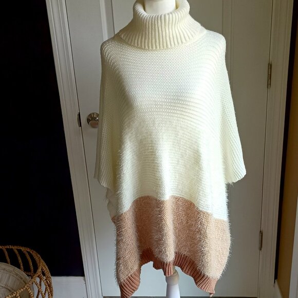 NWOT! OSFA FUZZY COZY TURTLENECK PONCHO SWEATER - Picture 1 of 3